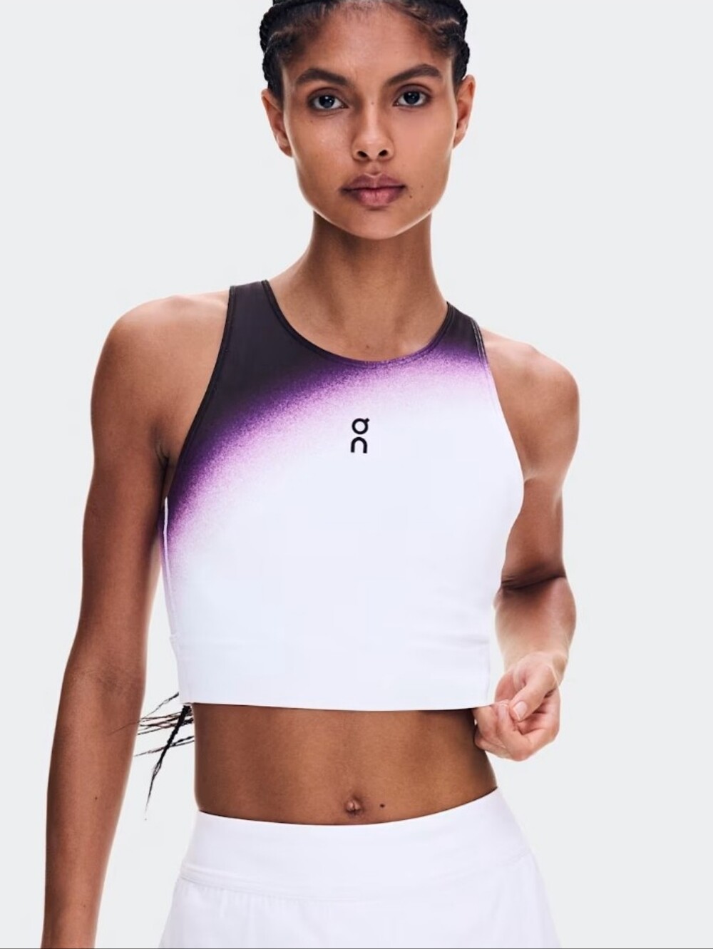 On Performance Women's Court Crop Top Swing- White | Cassis